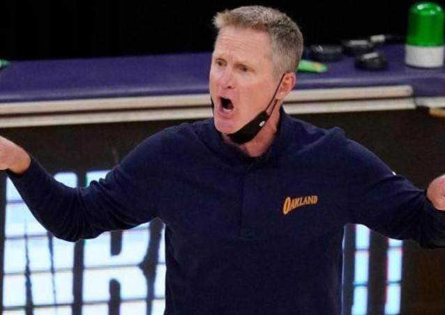 云开体育官网入口-格林心不在焉防守低迷 汤普森9记三分难救勇士